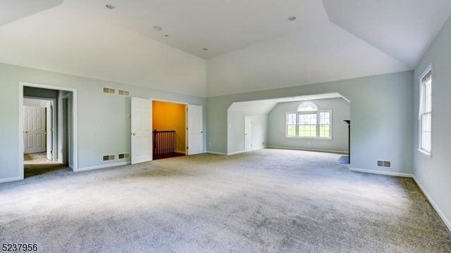 15 Berry Ct, Mount Olive Twp., NJ 07836