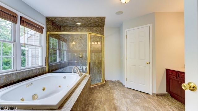 15 Berry Ct, Mount Olive Twp., NJ 07836