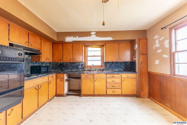 5454 S 50th Street, Omaha, NE 68117