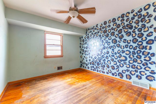 5454 S 50th Street, Omaha, NE 68117