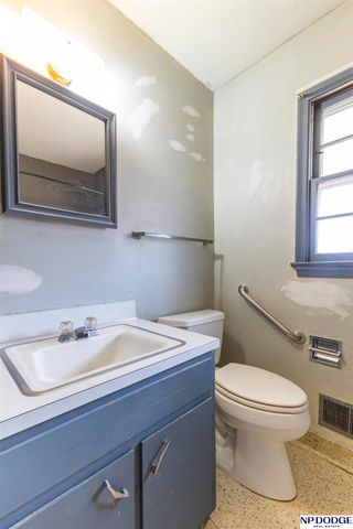 5454 S 50th Street, Omaha, NE 68117