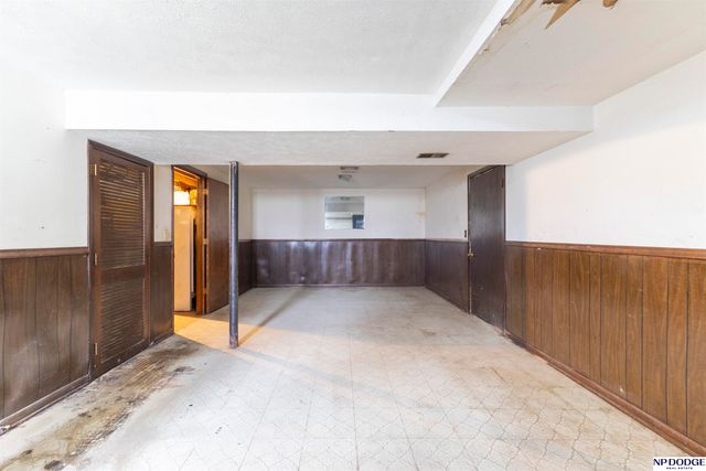 5454 S 50th Street, Omaha, NE 68117