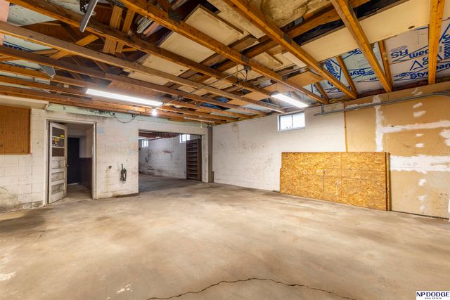 5454 S 50th Street, Omaha, NE 68117