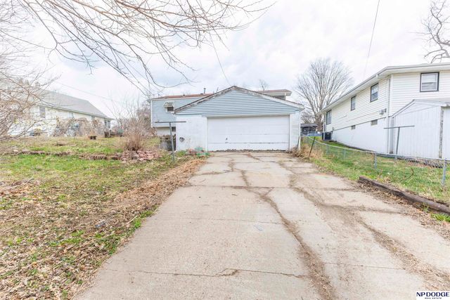 5454 S 50th Street, Omaha, NE 68117