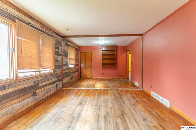 5454 S 50th Street, Omaha, NE 68117