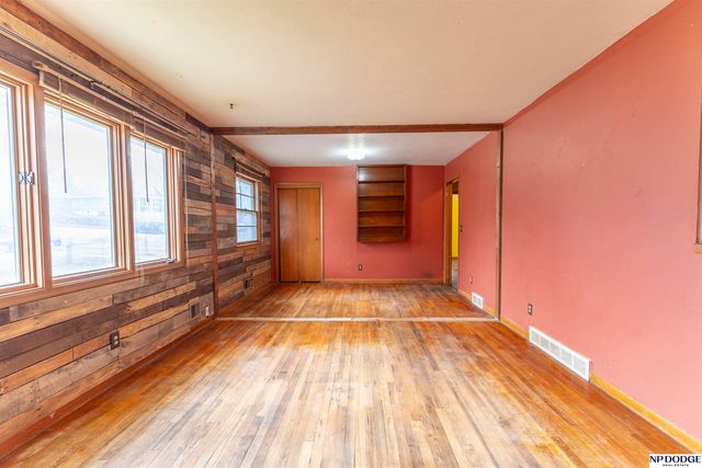 5454 S 50th Street, Omaha, NE 68117