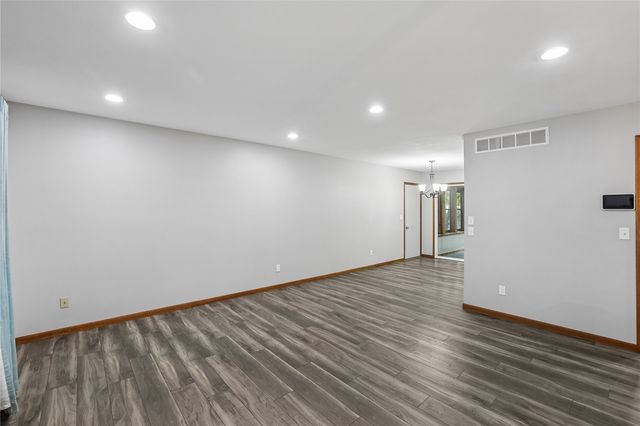 109 Oberlin Street, Iowa City, IA 52245