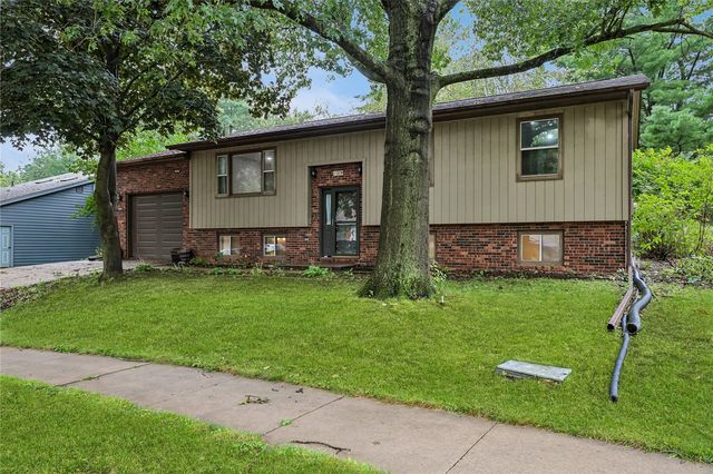109 Oberlin Street, Iowa City, IA 52245