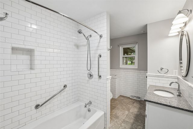 109 Oberlin Street, Iowa City, IA 52245