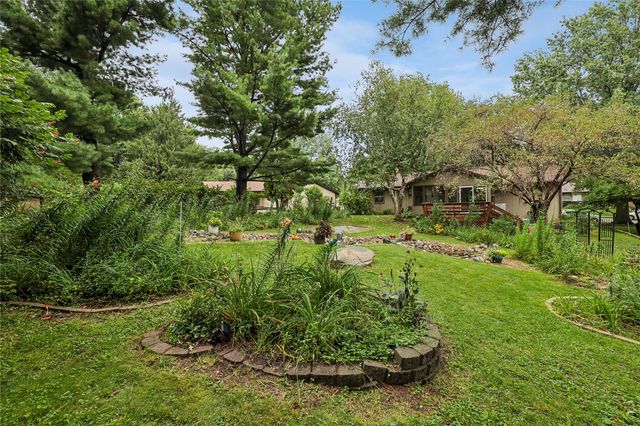 109 Oberlin Street, Iowa City, IA 52245