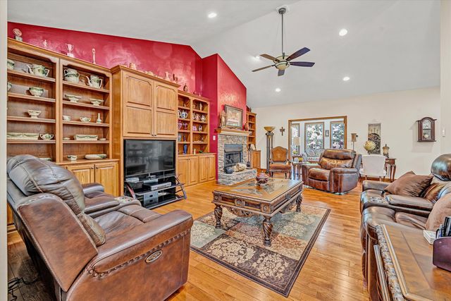137 Whispering Meadows LN, Wirtz, VA 24184