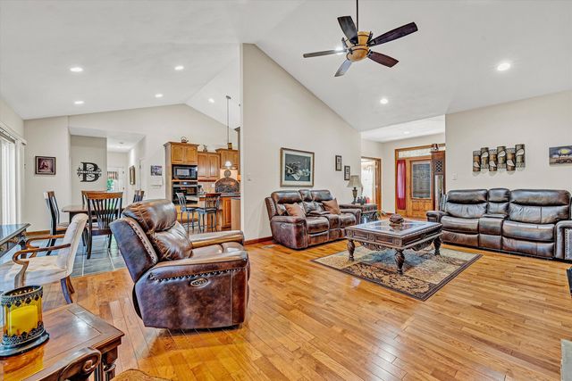 137 Whispering Meadows LN, Wirtz, VA 24184