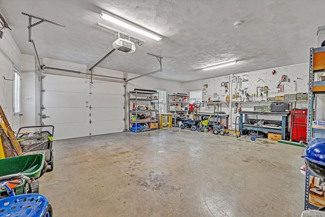 137 Whispering Meadows LN, Wirtz, VA 24184