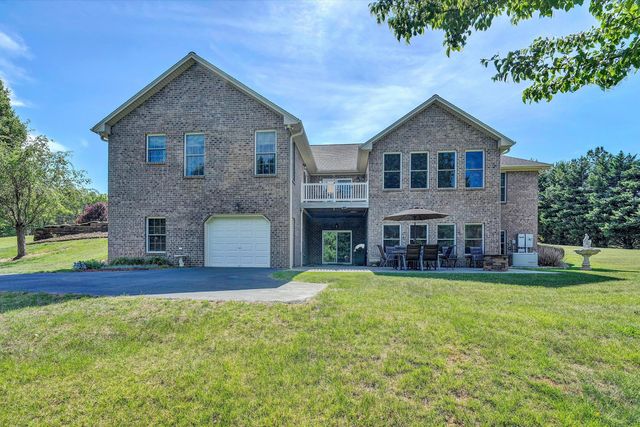 137 Whispering Meadows LN, Wirtz, VA 24184
