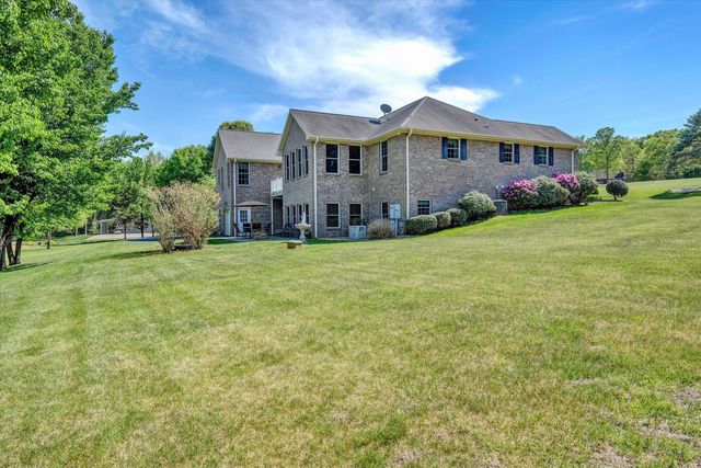 137 Whispering Meadows LN, Wirtz, VA 24184