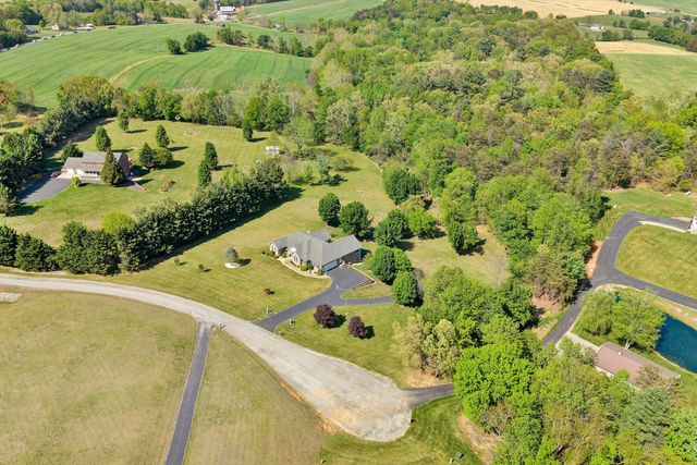 137 Whispering Meadows LN, Wirtz, VA 24184