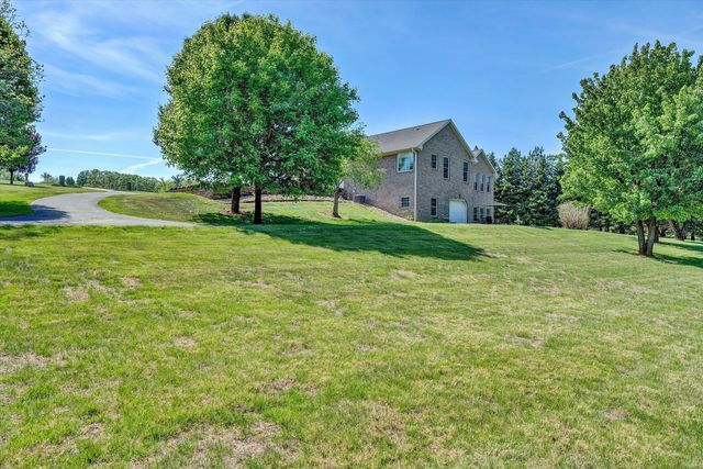 137 Whispering Meadows LN, Wirtz, VA 24184