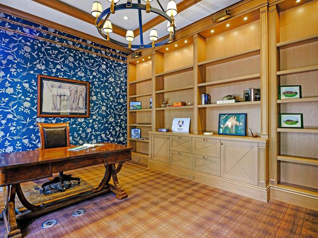 131 W Bears Club Drive, Jupiter, FL 33477