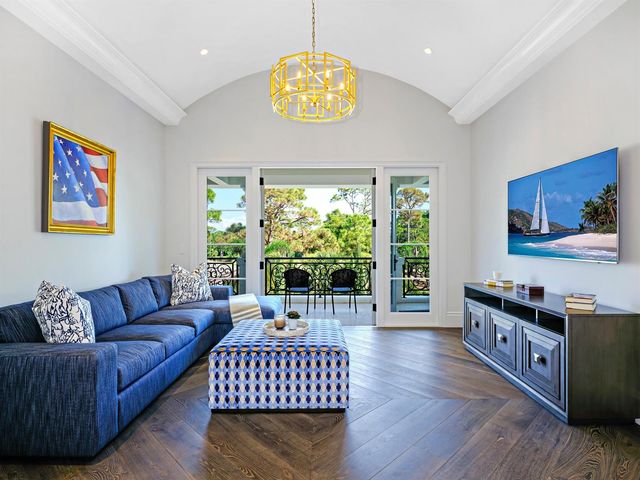 131 W Bears Club Drive, Jupiter, FL 33477