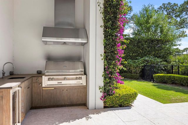 131 W Bears Club Drive, Jupiter, FL 33477