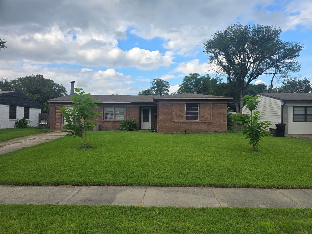 4728 Salem Drive, Mesquite, TX 75150