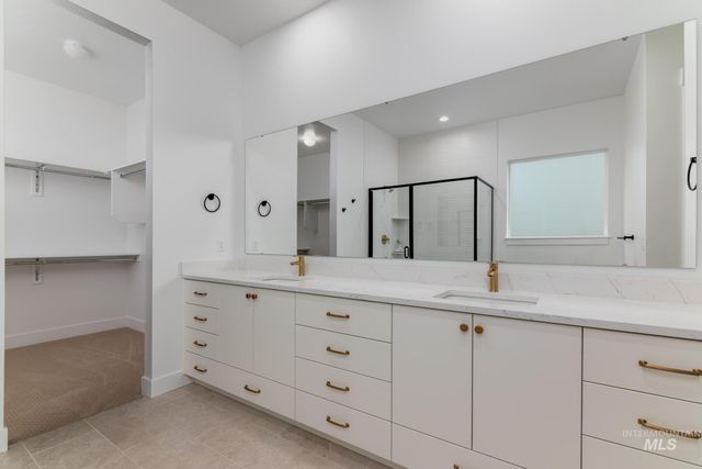 1366 W Grassland Ct, Middleton, ID 83644