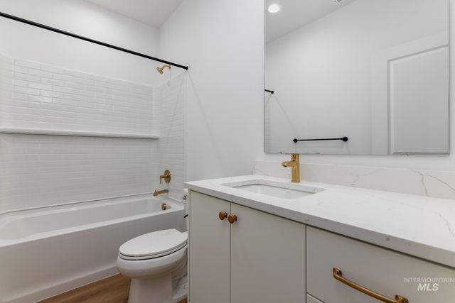 1366 W Grassland Ct, Middleton, ID 83644