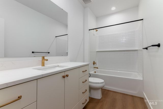 1366 W Grassland Ct, Middleton, ID 83644