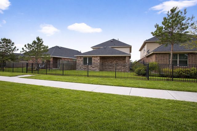 16817 Pink Wintergreen Drive, Conroe, TX 77385