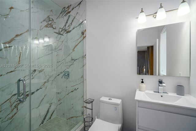 1004 N Riverside Dr, Pompano Beach, FL 33062