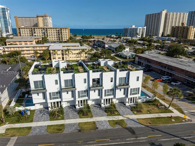 1004 N Riverside Dr, Pompano Beach, FL 33062