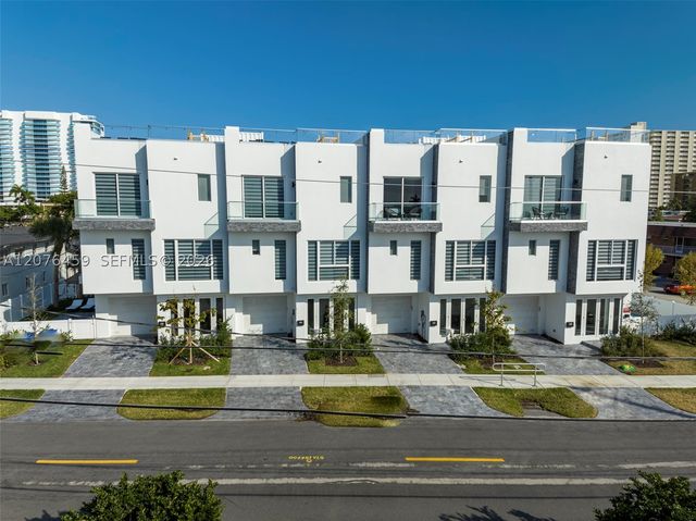 1004 N Riverside Dr, Pompano Beach, FL 33062
