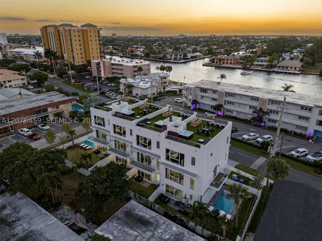 1004 N Riverside Dr, Pompano Beach, FL 33062