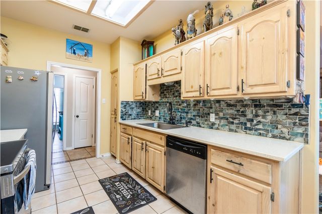15225 Barataria Dr, Corpus Christi, TX 78418