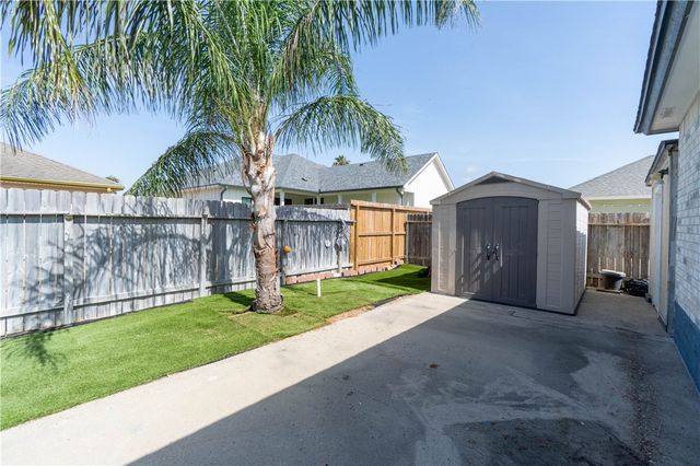 15225 Barataria Dr, Corpus Christi, TX 78418
