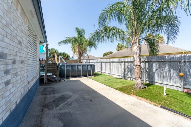 15225 Barataria Dr, Corpus Christi, TX 78418