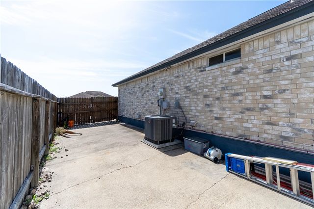 15225 Barataria Dr, Corpus Christi, TX 78418
