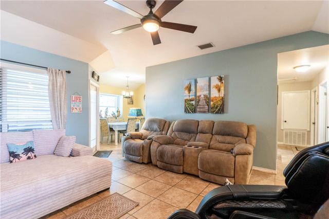 15225 Barataria Dr, Corpus Christi, TX 78418