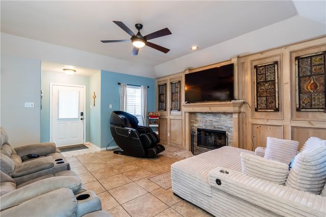 15225 Barataria Dr, Corpus Christi, TX 78418