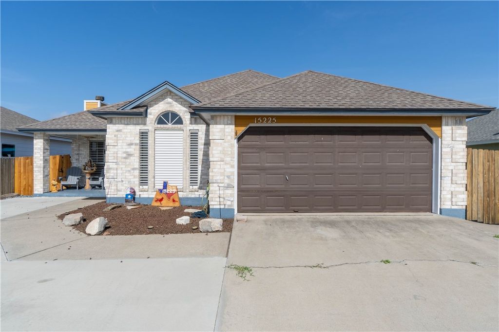 15225 Barataria Dr, Corpus Christi, TX 78418