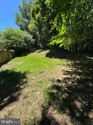 6324 CHIMNEY WOOD CT, Alexandria, VA 22306