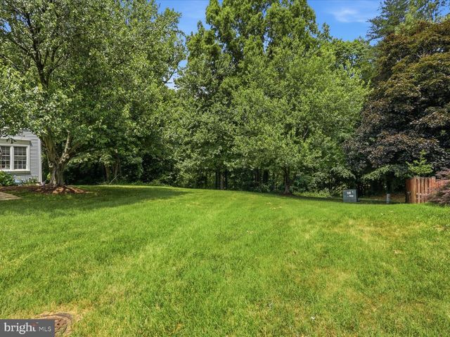 6324 CHIMNEY WOOD CT, Alexandria, VA 22306