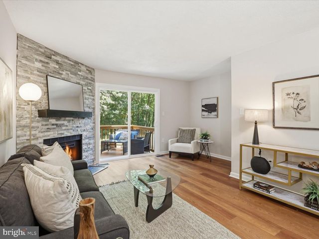 6324 CHIMNEY WOOD CT, Alexandria, VA 22306