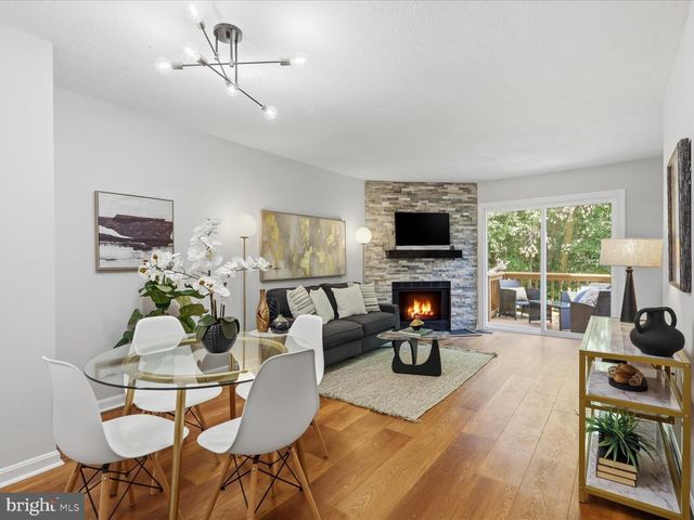 6324 CHIMNEY WOOD CT, Alexandria, VA 22306