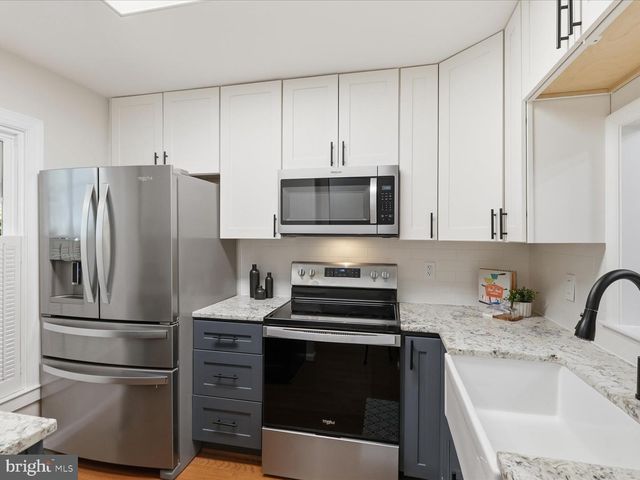 6324 CHIMNEY WOOD CT, Alexandria, VA 22306