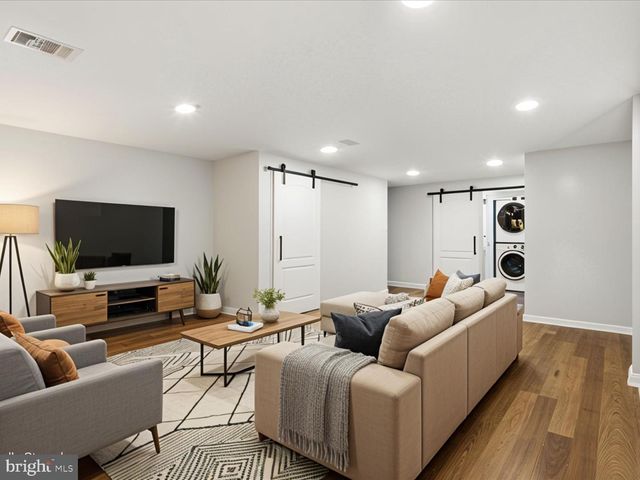 6324 CHIMNEY WOOD CT, Alexandria, VA 22306