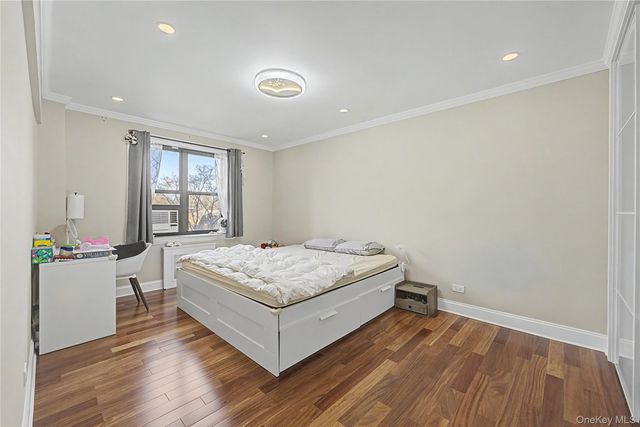 21102 73rd Avenue 3H, Oakland Gardens, NY 11364