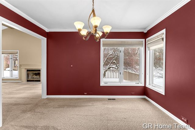 1946 Cross Bend Street 35, Grand Rapids, MI 49505