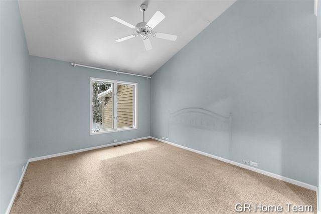 1946 Cross Bend Street 35, Grand Rapids, MI 49505