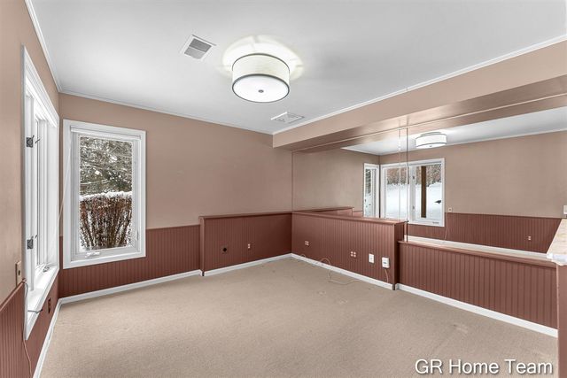 1946 Cross Bend Street 35, Grand Rapids, MI 49505